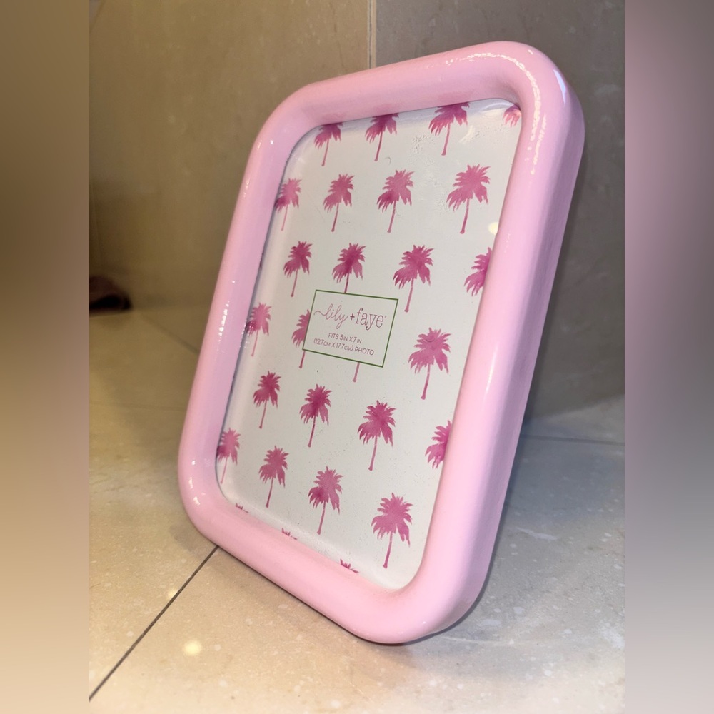 Lily + Faye Pink Palm Tree Photo Frame 5x7 NWT
